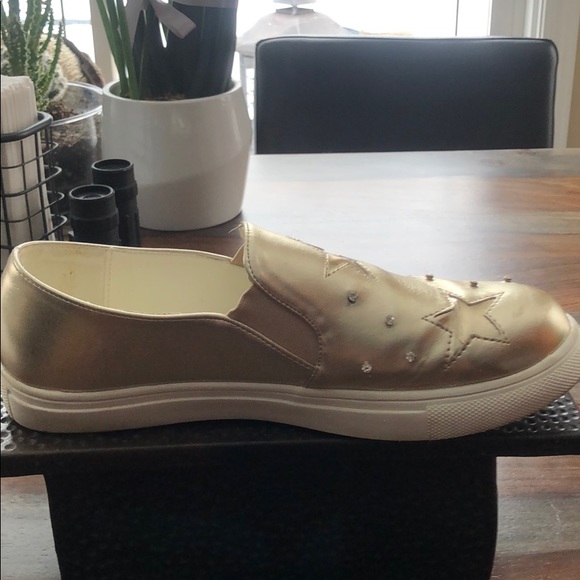 💕Wanted brand-Gold Astroid Slip-on Sneakers (8.5) - Picture 4 of 13